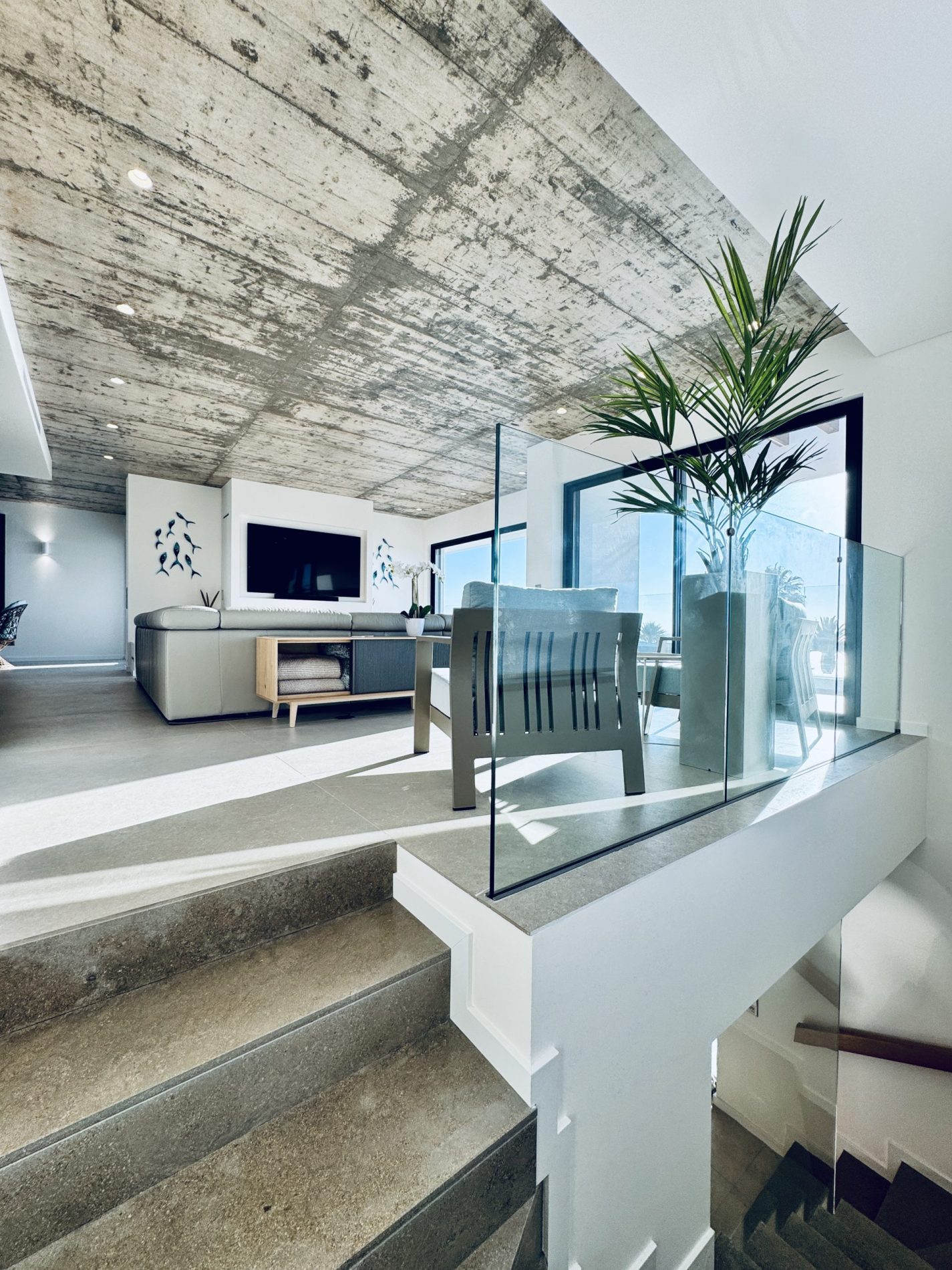 Moreira Rangel Arquitetura: Criando espaços inovadores e sustentáveis em Portugal. Projetos residenciais, comerciais e urbanos que transformam visões em realidade. Expertise em design, funcionalidade e eficiência energética para ambientes que inspiram e valorizam seu investimento.